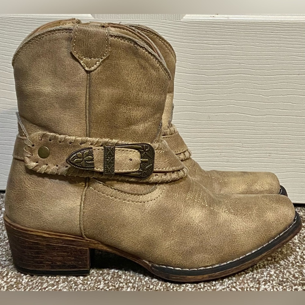 Roper Nelly Western Boots Women’s Sz 7 Beige Tan Buckle Mid Bootie Cowboy Shoes - Picture 5 of 8